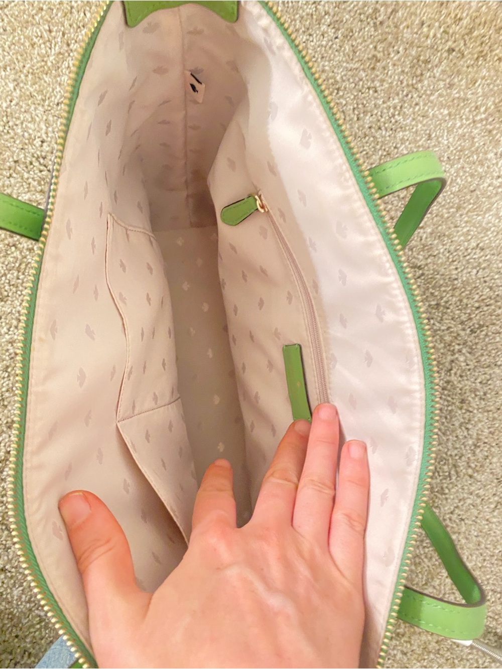 kate spade bright green tote with strawberry charm - Picture 6 of 7